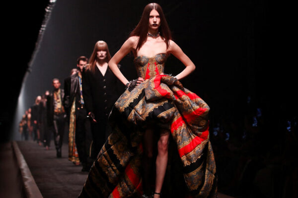 01Versace hwjb facebookJumbo