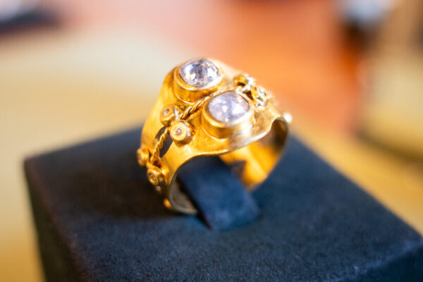 When It Comes to Diamonds, Quirky Is In 27sp jewelry olddiamonds inyt 02 mwkq facebookJumbo